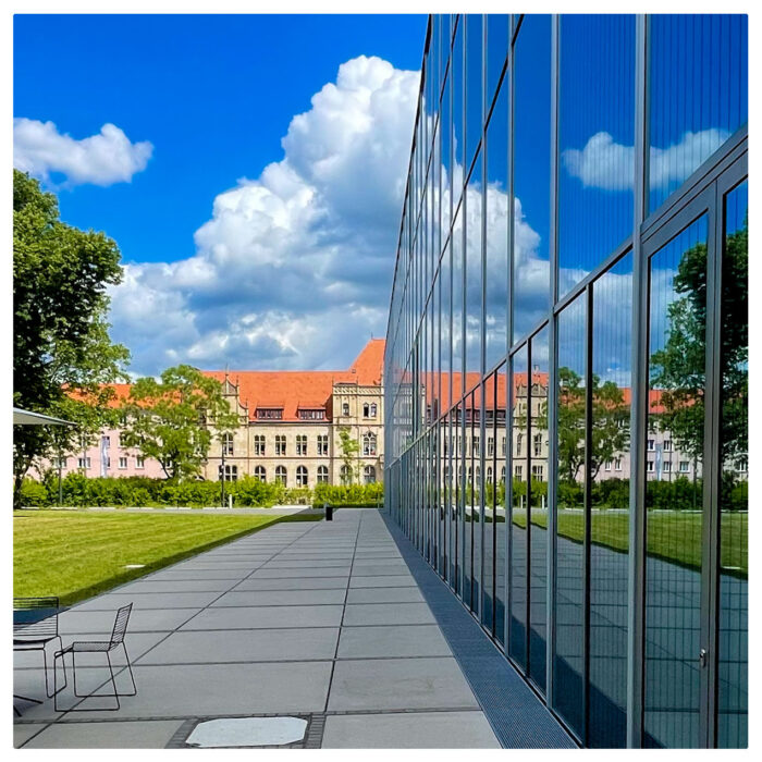 Das Bauhaus-Museum in Dessau von außen